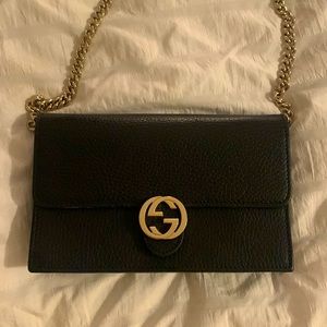 Gucci wallet on chain